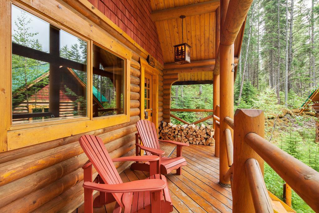 Cathedral Mountain Lodge Field Extérieur photo